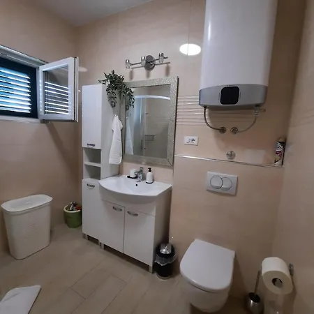 Drazena Buntin شقة *