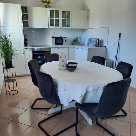 Drazena Buntin شقة *